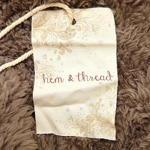 HEM & THREAD One Size Ultra Soft & Plush Cape w/Tuxedo Trim & Hood | NWT‼️ - Picture 11 of 12
